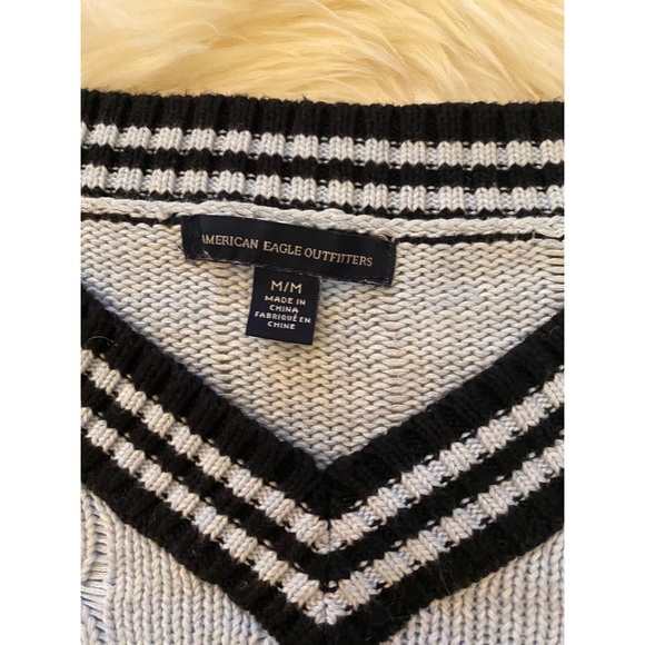 Collegiate style American Eagle sweater - Picture 3 of 3